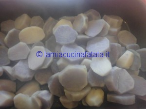 patate blu tagliatelle e genovese 022