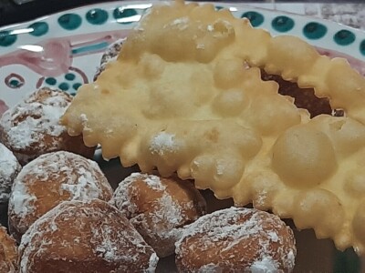 Chiacchere,frappe,cenci,galani,crostoli.